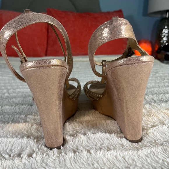 Blue by Betsey Johnson Ember Wedge Sandals Rhinestone Straps size 9 NEW - Picture 5 of 7